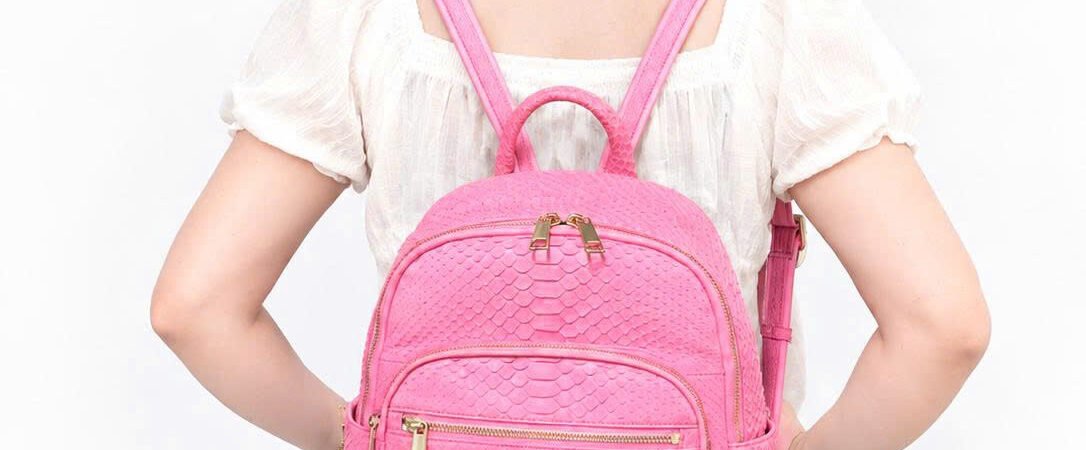 Giải Mã Kỹ Thuật Lấy Đối Xứng Sống Lưng Da Trăn Trên Thiết Kế Balo Thủ Công Cao Cấp Giải Mã Kỹ Thuật Lấy Đối Xứng Sống Lưng Da Trăn Trên Thiết Kế Balo Thủ Công Cao Cấp